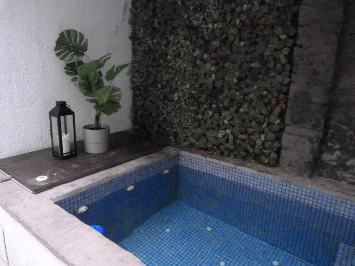 Pequeno Alojamiento Con Mini Piscina - No Climatizada Valence Extérieur photo