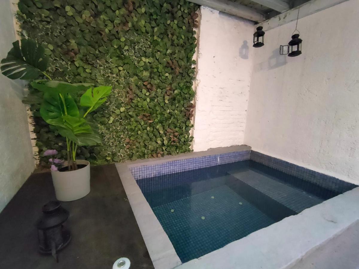 Pequeno Alojamiento Con Mini Piscina - No Climatizada Valence Extérieur photo